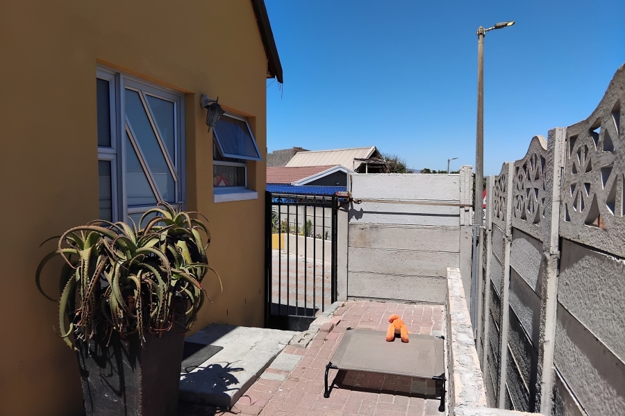 5 Bedroom Property for Sale in Strandfontein Western Cape